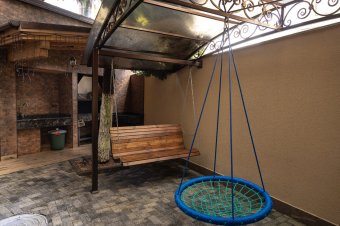Enclosed gazebo: Photo 5