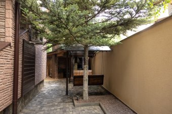 Enclosed gazebo: Photo 6